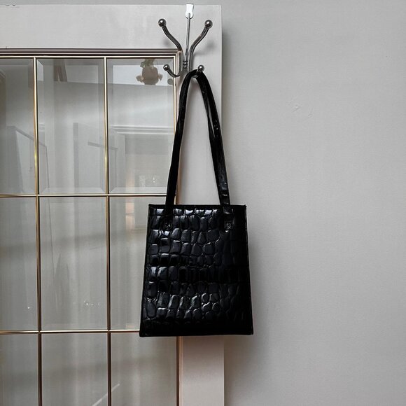 Stylish Leather Alligator Skin Inspired Black Tote Bag Purse - Picture 6 of 7